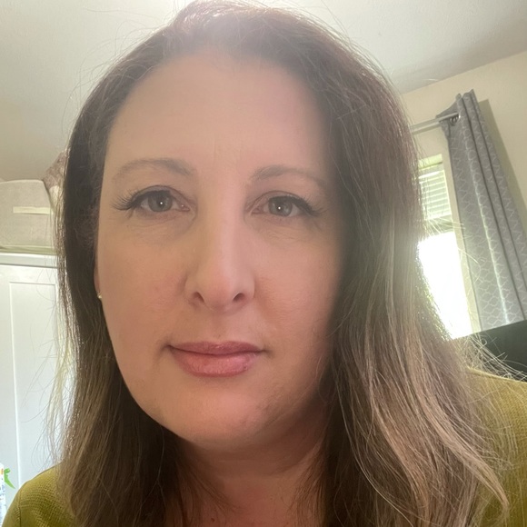 Meet your Posher, Erin - Picture 1 of 1